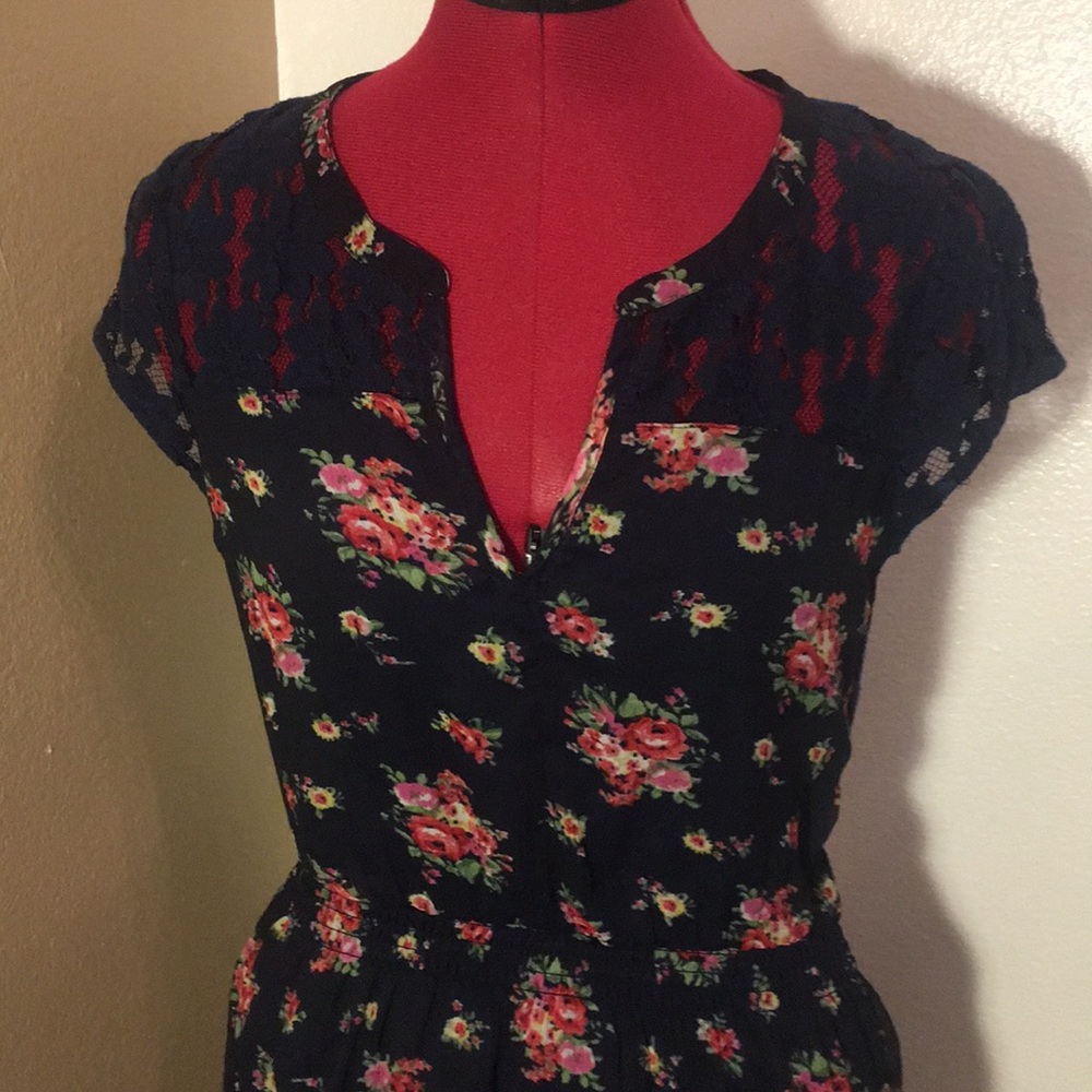 GUC A&F Floral Lace Dress - Picture 3 of 7